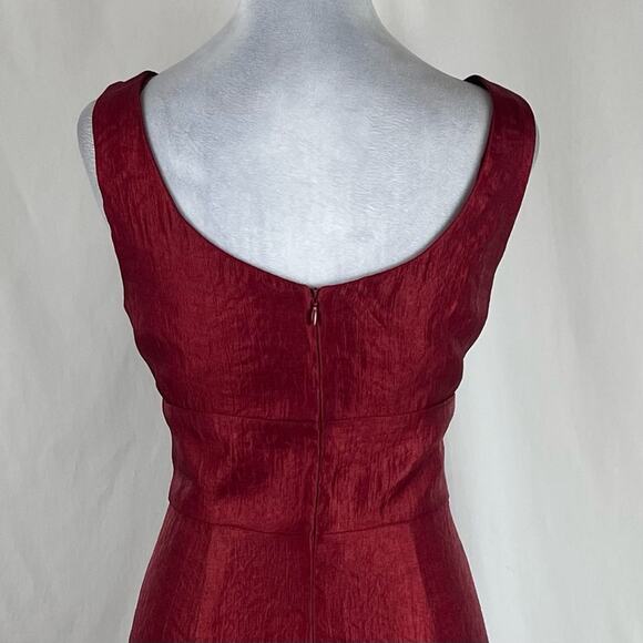 Maggy London Iridescent Burgundy DollCore Glam Feminine Event Dress NWOT Size 8 - Picture 6 of 13
